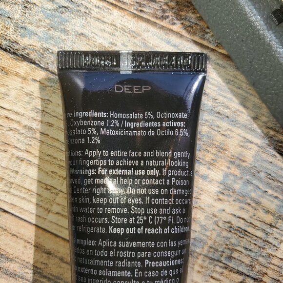 CC Cream - Deep  - Cover Cream Sunscreen SFP 15 - Mary Kay - Exp 2018 - Picture 6 of 7